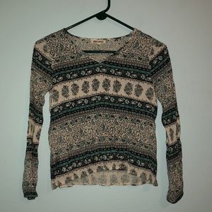 Girls billabong long sleeve top